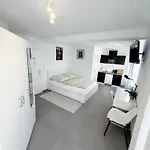 Lejlighed Durdi - Serviced - 24h Self-check-in & Parking