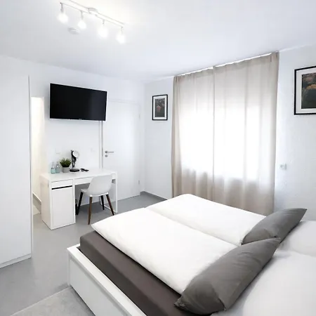 Durdi - Serviced - 24h Self-check-in & Parking * Gross-Zimmern