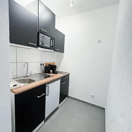 Durdi - Serviced - 24h Self-check-in & Parking * Gross-Zimmern