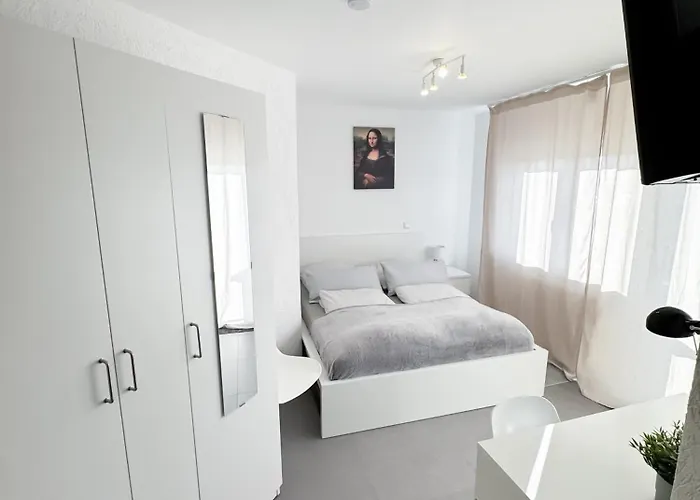 Durdi - Serviced - 24h Self-check-in & Parking * Gross-Zimmern